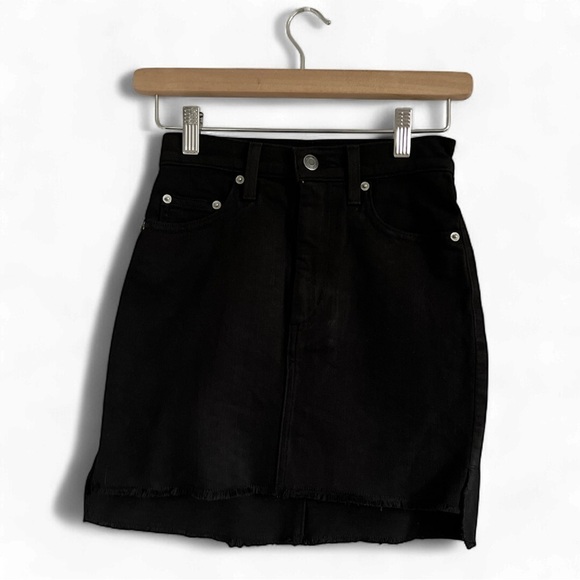 Wilfred free Dresses & Skirts - Wilfred free Stretchy Black Jean Mini Skirt